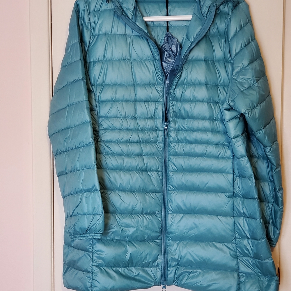 New Packable Puffy Coat w/ Hood